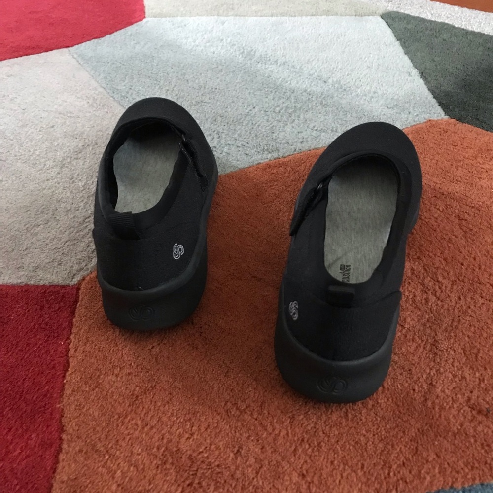 Clarks - Picture 2 of 10